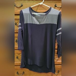 Women's Long-sleeved Shirt, Maurices brand, gray & cream, size medium